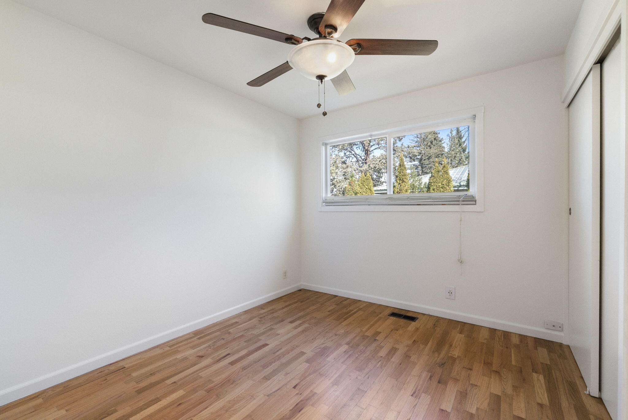 1830 Southwest 16th Street Redmond, OR 97756 - Photo 11 of 31 Dry Sky - 1830 SW 16th St (11 of 30)