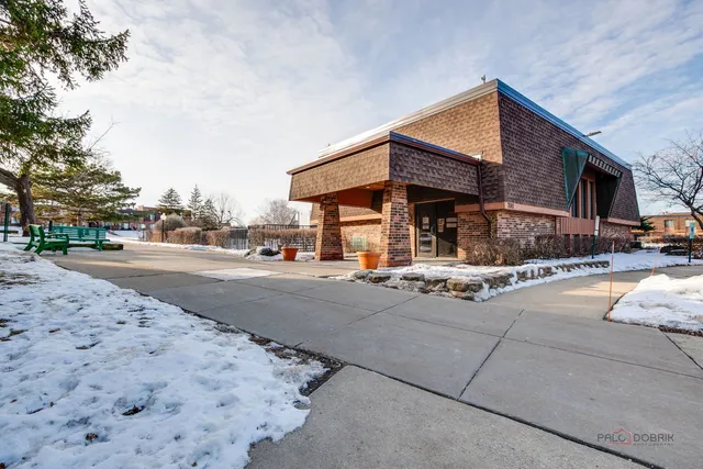 $165,000 | 725 Limerick Lane, Unit 2D, Schaumburg, IL 60193