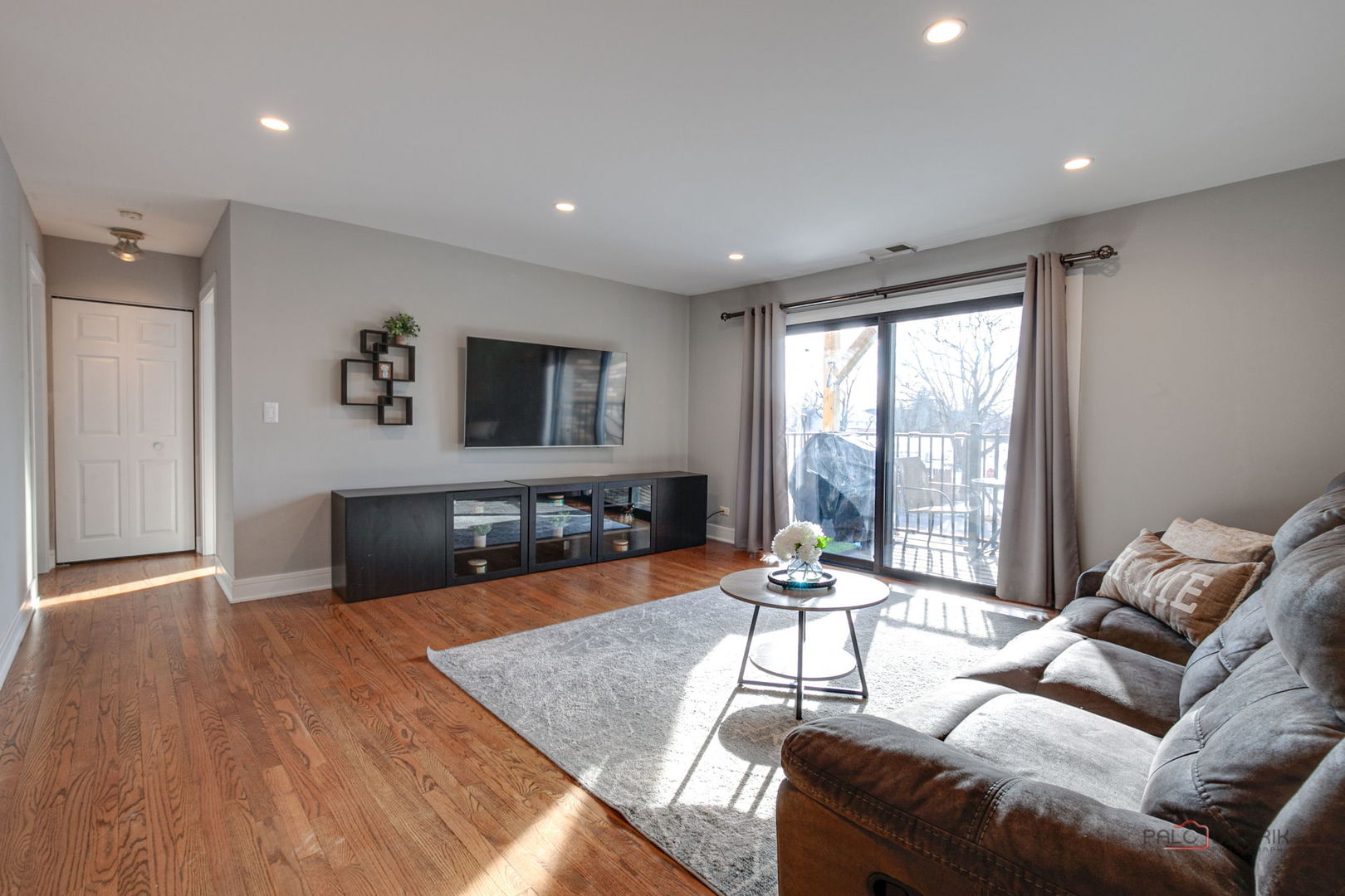 725 Limerick Lane, Unit 2D Schaumburg, IL 60193 - Photo 2 of 20