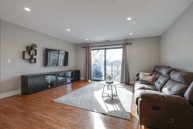 $165,000 | 725 Limerick Lane, Unit 2D, Schaumburg, IL 60193