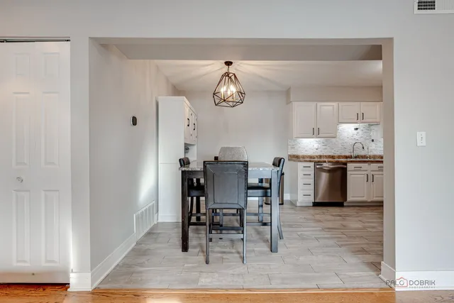 $165,000 | 725 Limerick Lane, Unit 2D, Schaumburg, IL 60193