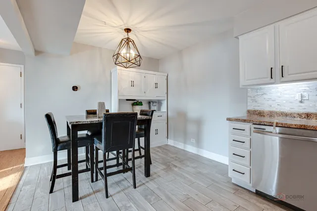 $165,000 | 725 Limerick Lane, Unit 2D, Schaumburg, IL 60193