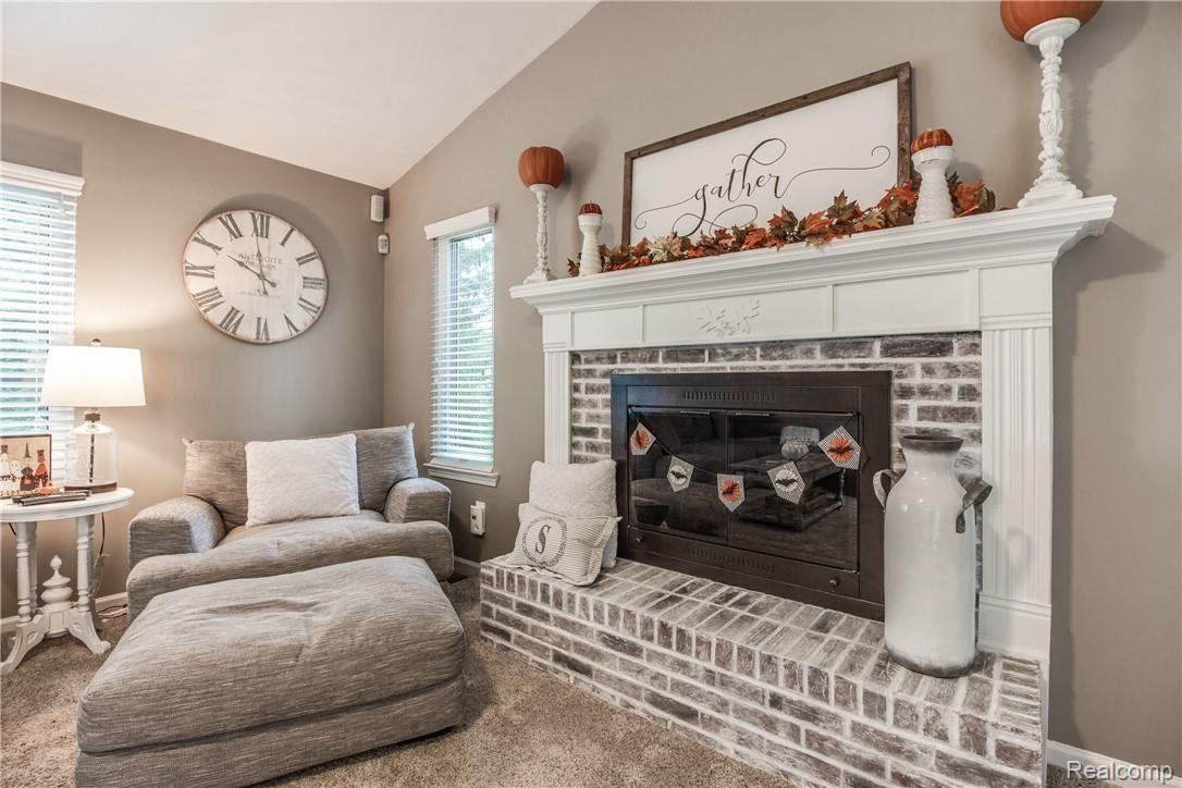 916 Ridgeview Circle Lake Orion, MI 48362 - Photo 24 of 70 Interiors (13 of 59).jpg