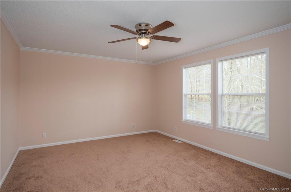 27 Slick Rock Road Leicester, NC 28748 - Photo 8 of 20 Gallery Image 8