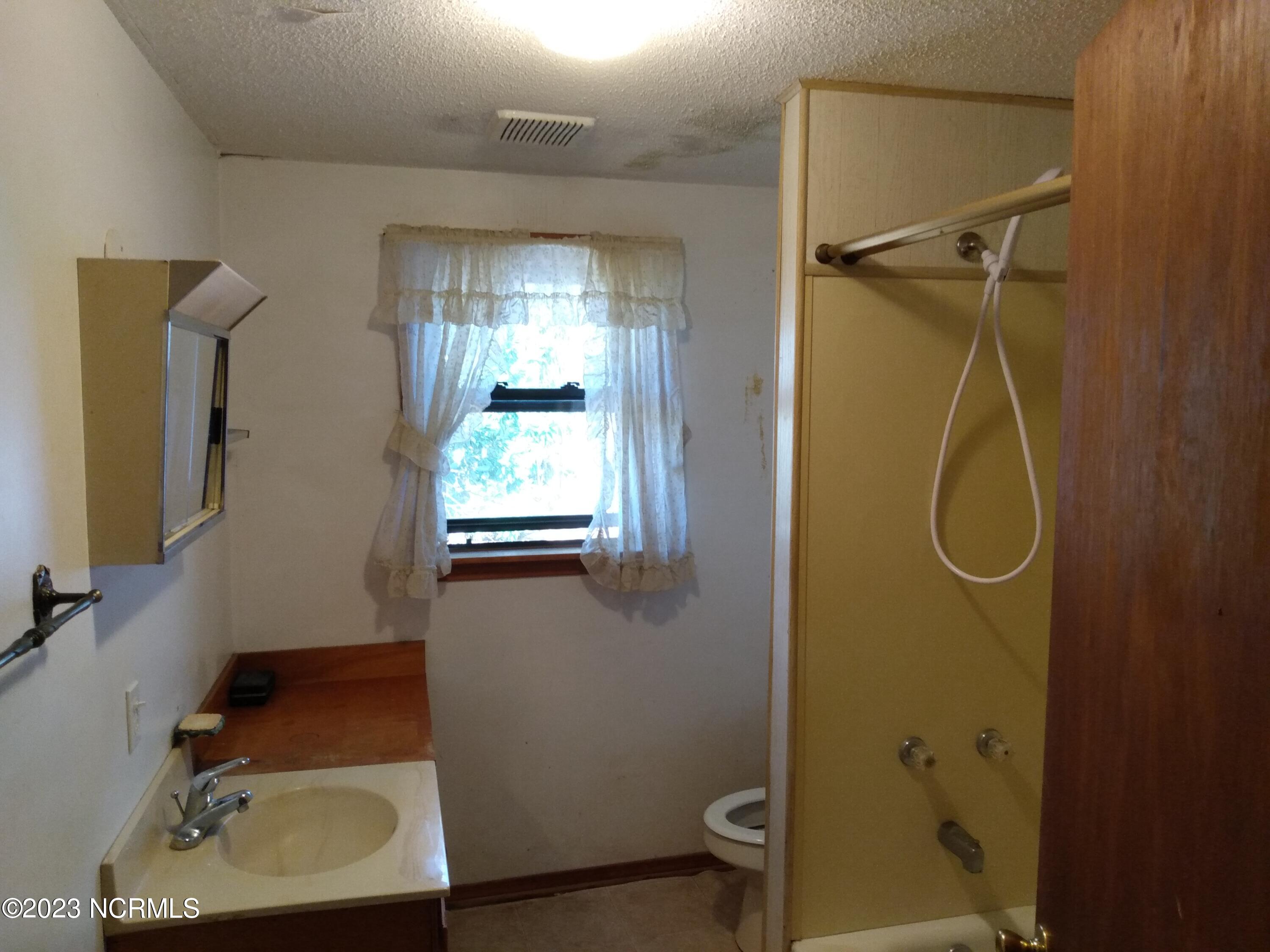 196 Cross Landing Road Columbia, NC 27925 - Photo 13 of 23 IMG_20230228_120354951