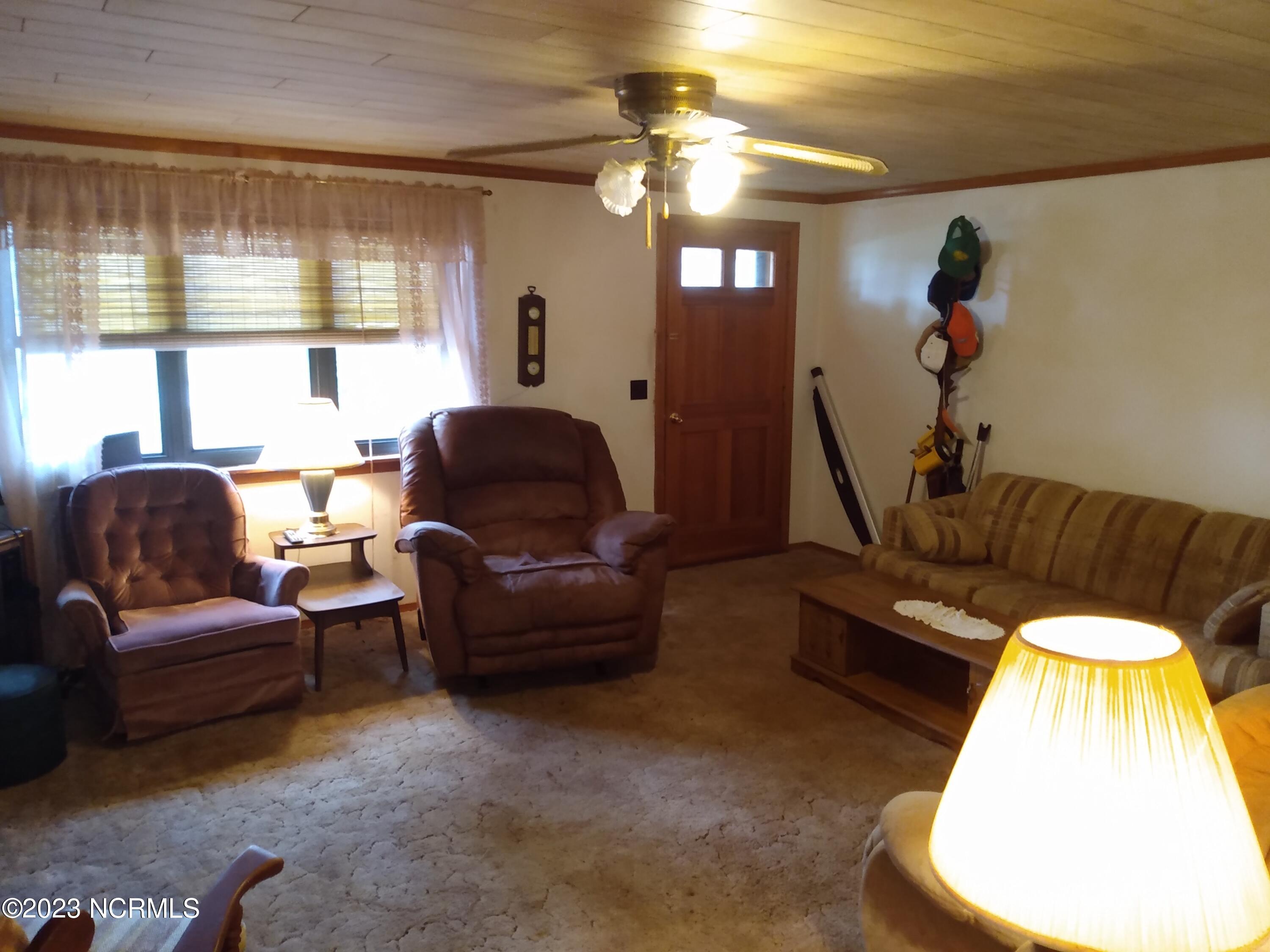 196 Cross Landing Road Columbia, NC 27925 - Photo 5 of 23 IMG_20230228_105304747 (1)