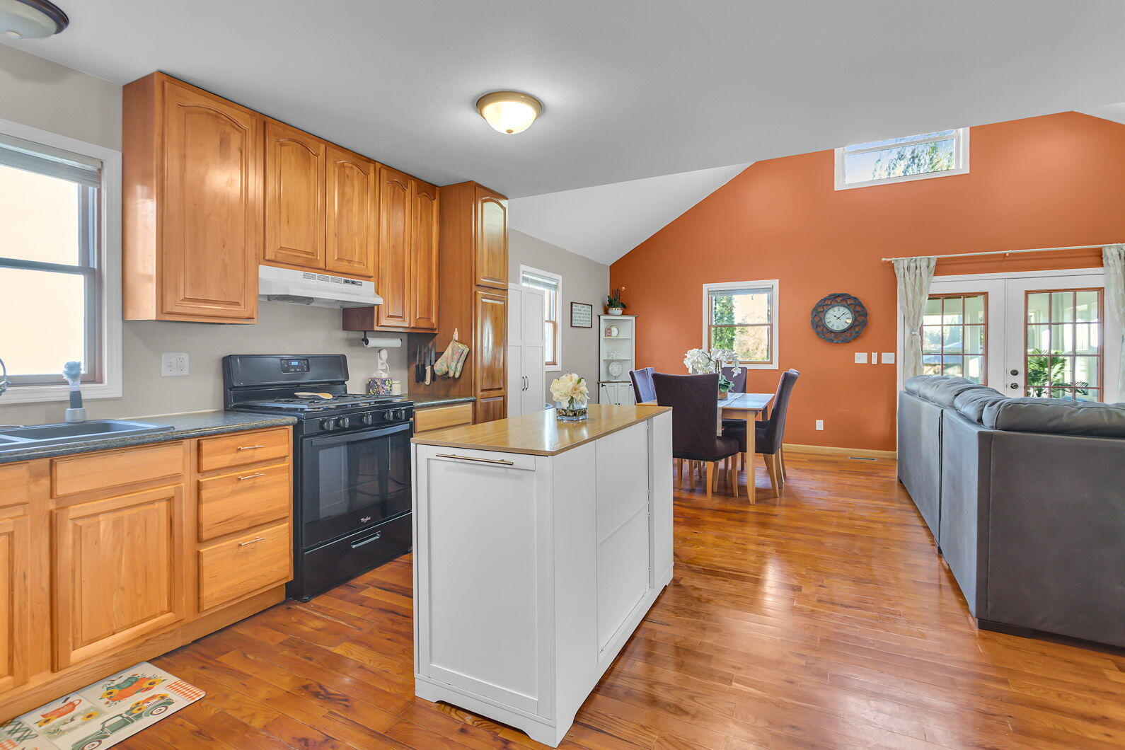 10300 Rexford Road Grass Lake, MI 49240 - Photo 14 of 61 63-web-or-mls-0N0A6062