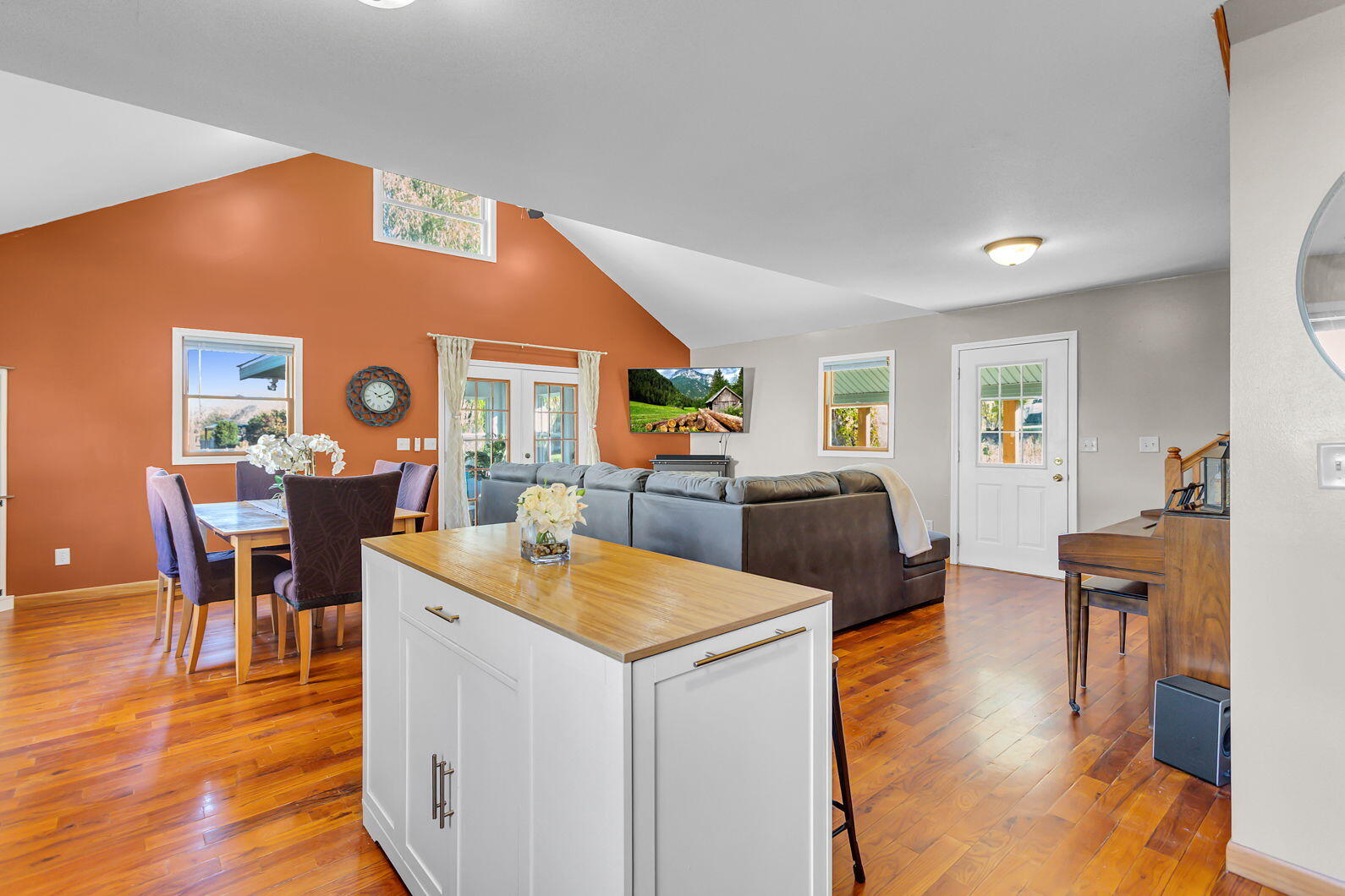 10300 Rexford Road Grass Lake, MI 49240 - Photo 8 of 61 57-web-or-mls-0N0A6092