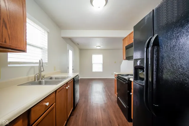 $1,660 | 1330 Central Park Drive, Shelbyville, IN 46176