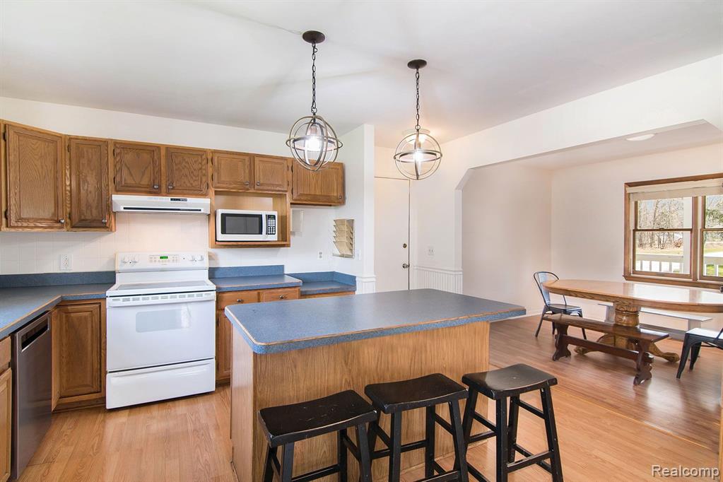 3710 Warner Road Howell, MI 48855 - Photo 7 of 31