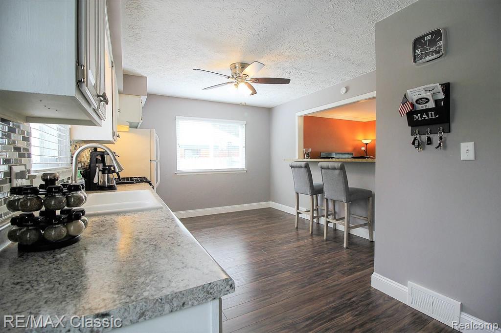 40611 West 10 Mile Road Novi, MI 48375 - Photo 19 of 42