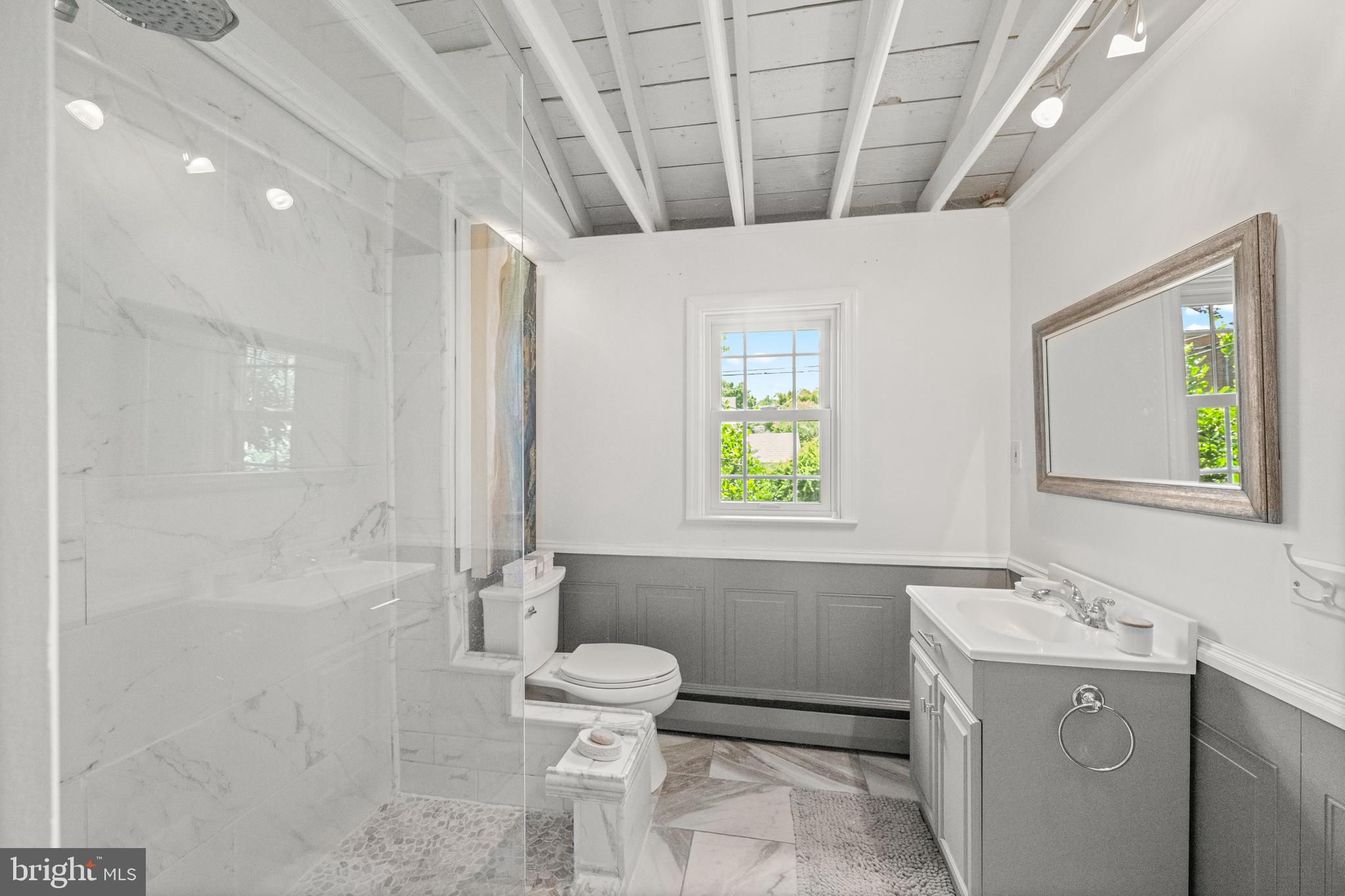 260 Avon Road Springfield, PA 19064 - Photo 20 of 45 Full Hall Bathroom