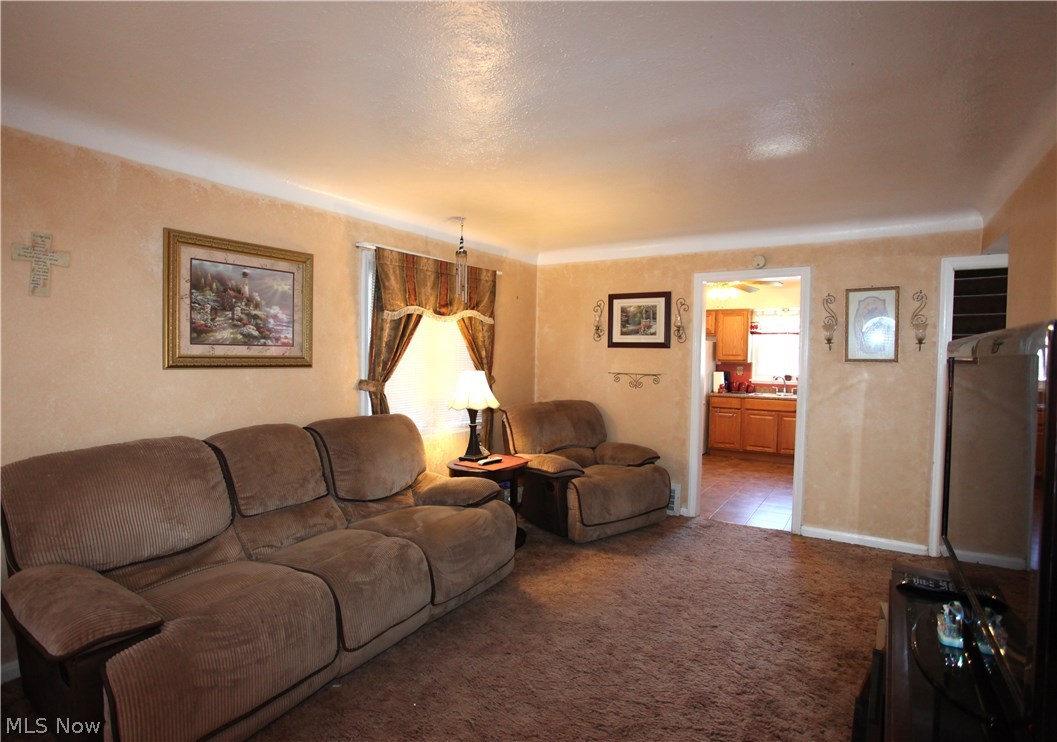 3122 Ralph Avenue Cleveland, OH 44109 - Photo 4 of 23 Gallery Image 4
