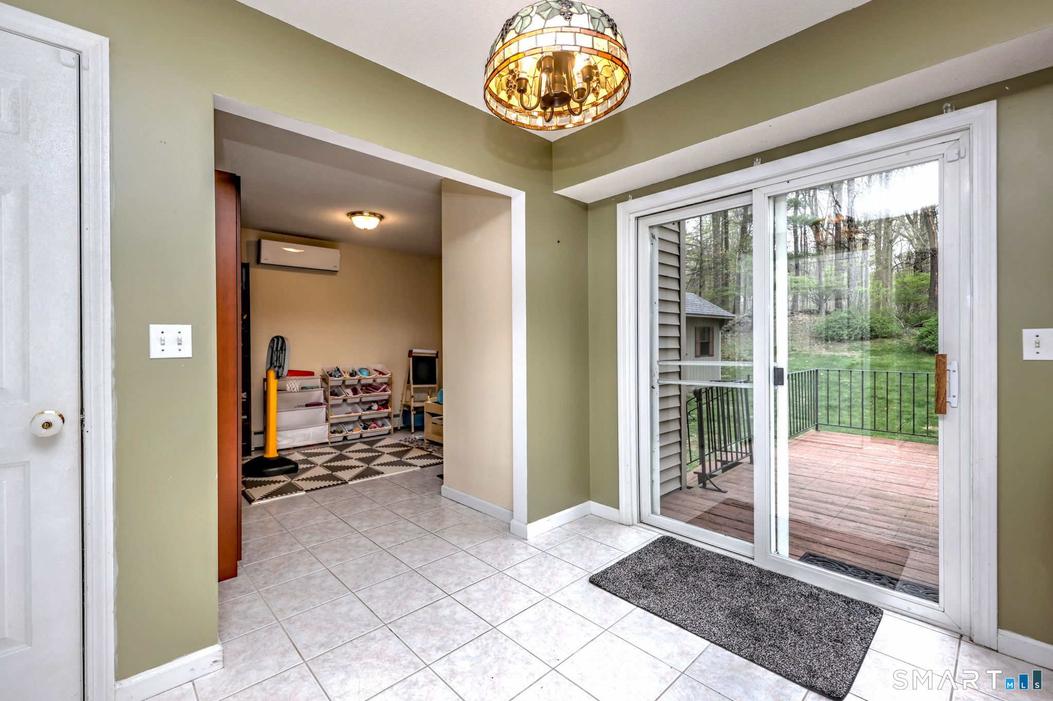 112 Finch Avenue Meriden, CT 06451 - Photo 15 of 40