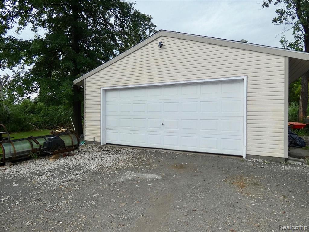 21332 Dix Toledo Road Woodhaven, MI 48183 - Photo 4 of 33