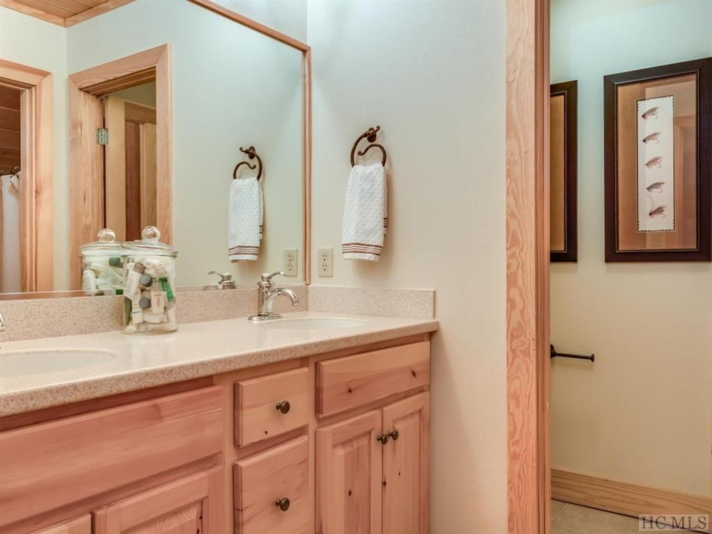 271 Rendezvous Ridge, Unit B Cashiers, NC 28717 - Photo 24 of 25 Gallery Image 24