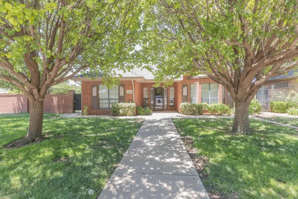 $350,000 | 608 South Holiday Drive, Plainview, TX 79072