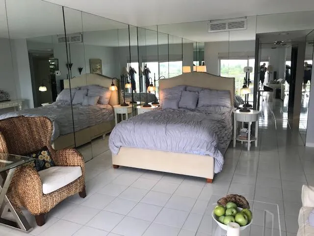 $250,000 | 2600 North Flagler Drive, Unit PH13, West Palm Beach, FL 33407