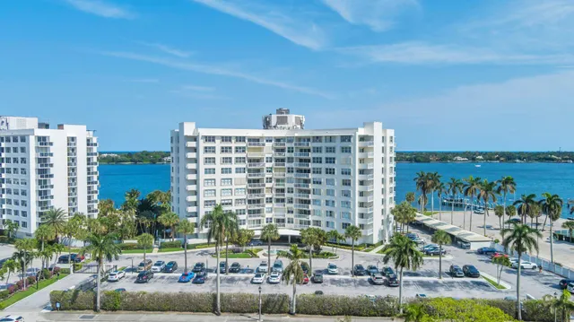 $250,000 | 2600 North Flagler Drive, Unit PH13, West Palm Beach, FL 33407