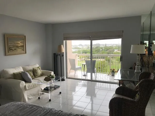 $250,000 | 2600 North Flagler Drive, Unit PH13, West Palm Beach, FL 33407