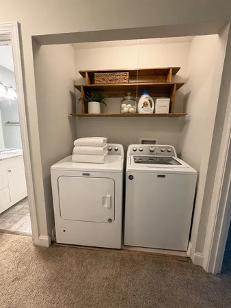 $2,100 | 345 North Gregory Street, Aurora, IL 60504