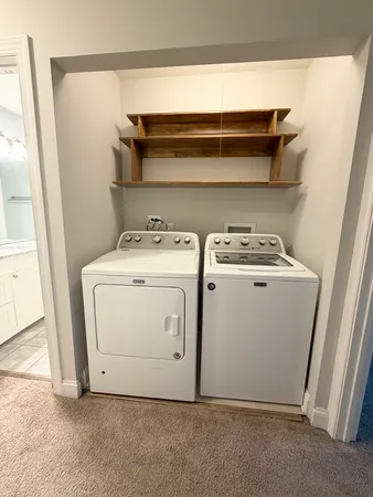 $2,100 | 345 North Gregory Street, Aurora, IL 60504
