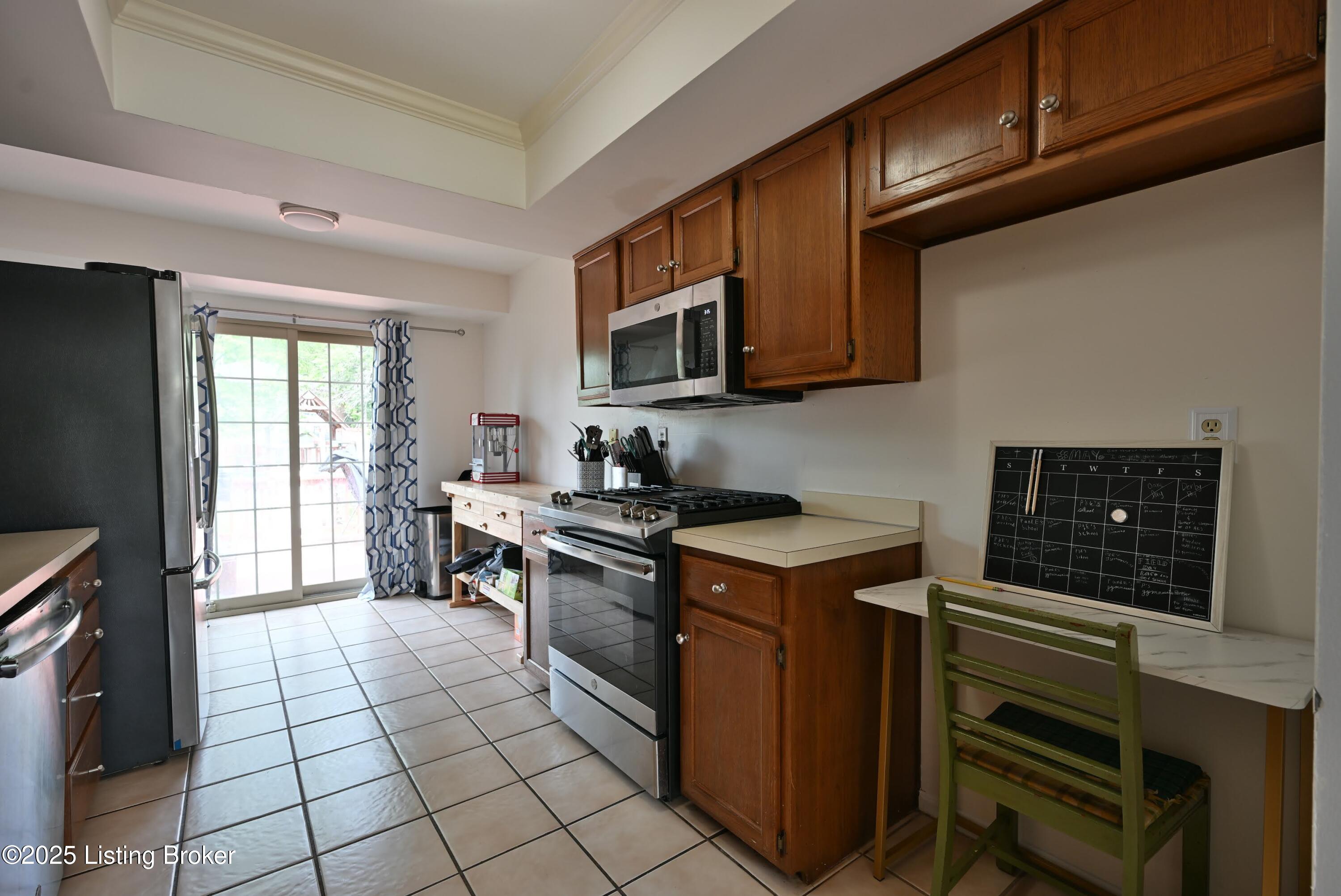2813 Dandor Road Louisville, KY 40220 - Photo 11 of 30 Kitchen