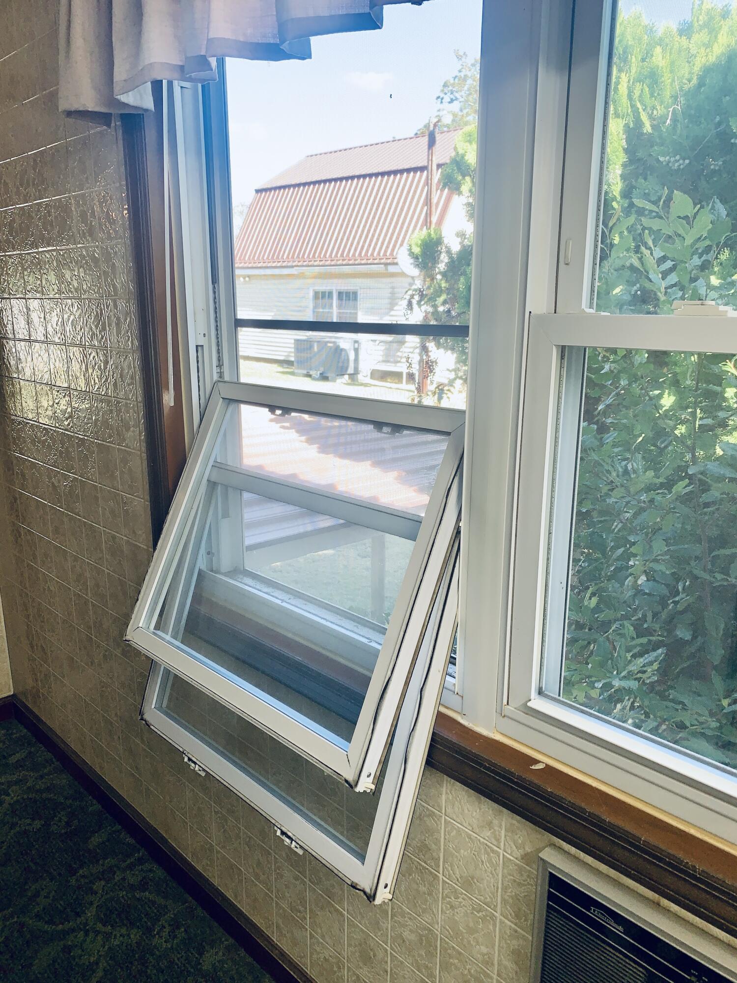 891 West Five Notch Road North Augusta, SC 29860 - Photo 54 of 72 Double Paned insulated Windows. Double windows are present for easy cleaning.