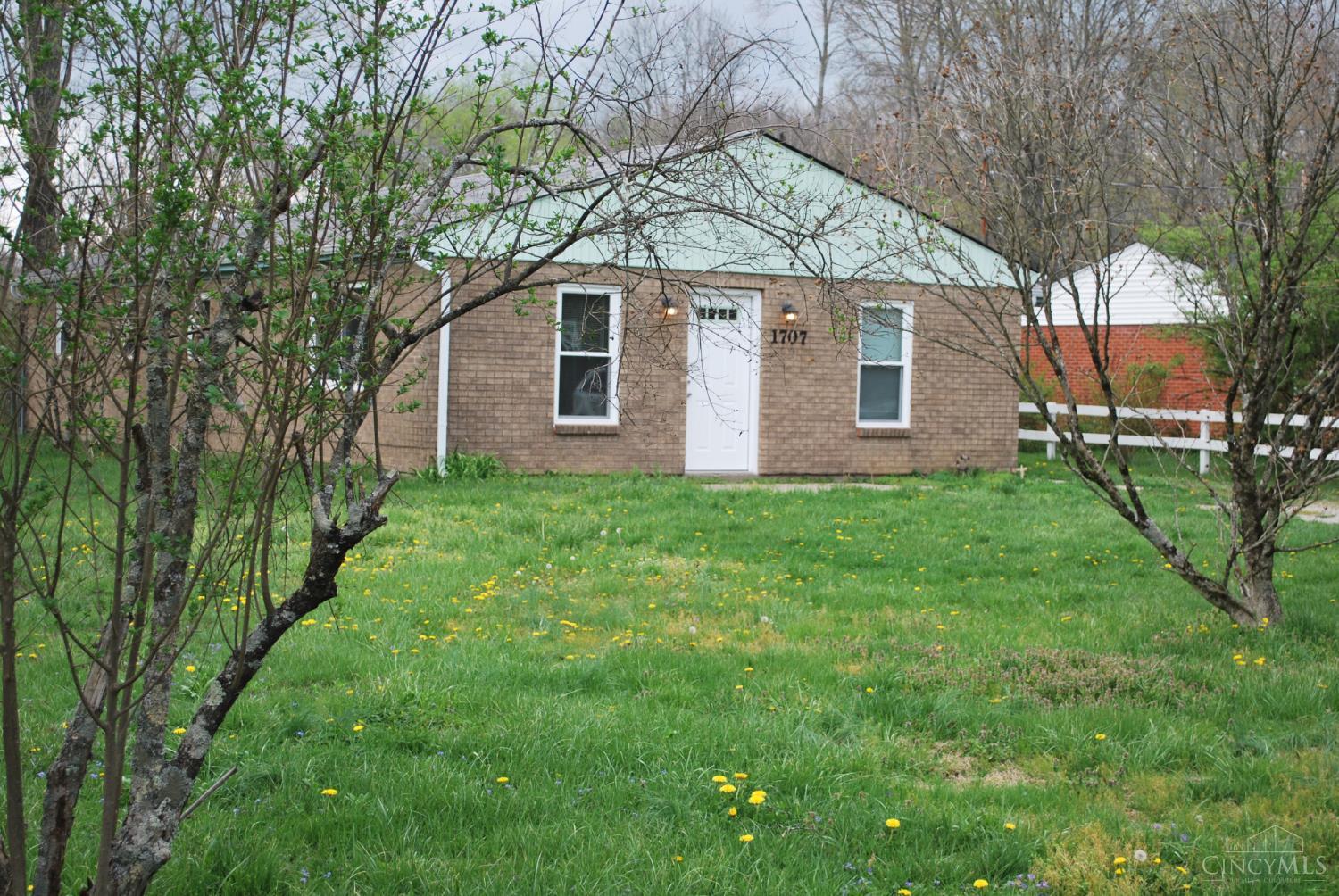 1707 Parker Road Milford, OH 45150 - Photo 4 of 38