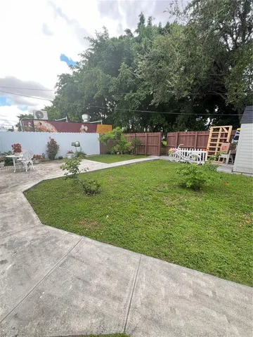 $3,900 | 1351 Southwest 70th Avenue, Miami, FL 33144