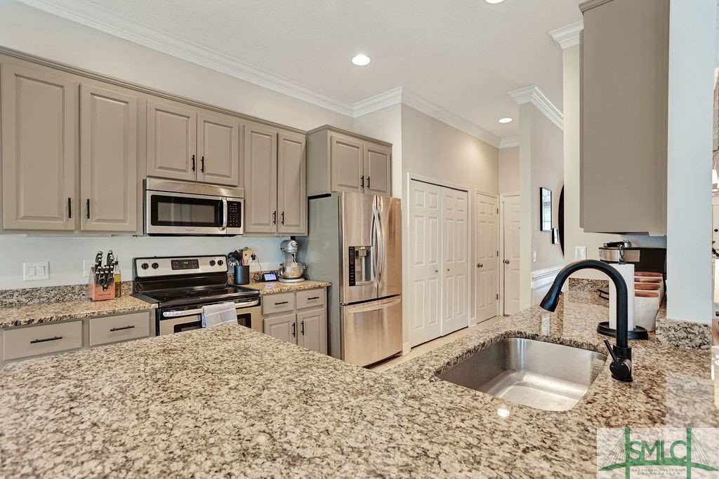 324 Coffee Bluff Villa Road Savannah, GA 31419 - Photo 9 of 27