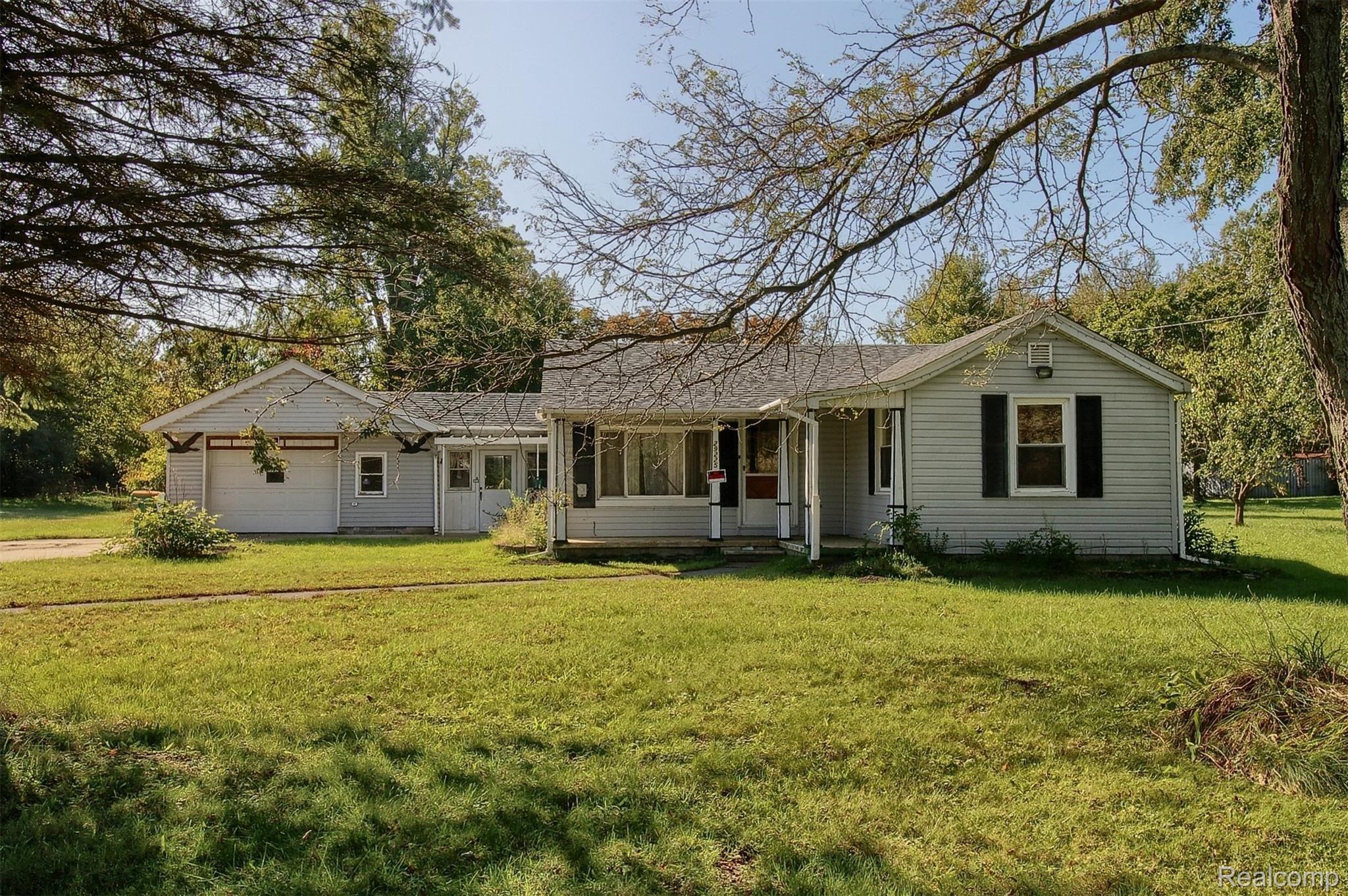 29225 Grix Road New Boston, MI 48164 - Photo 1 of 33 1-Front.jpg