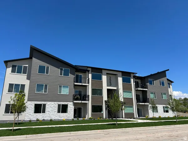 $330,630 | 272 East 850 South, Unit 8202, Spanish Fork, UT 84660