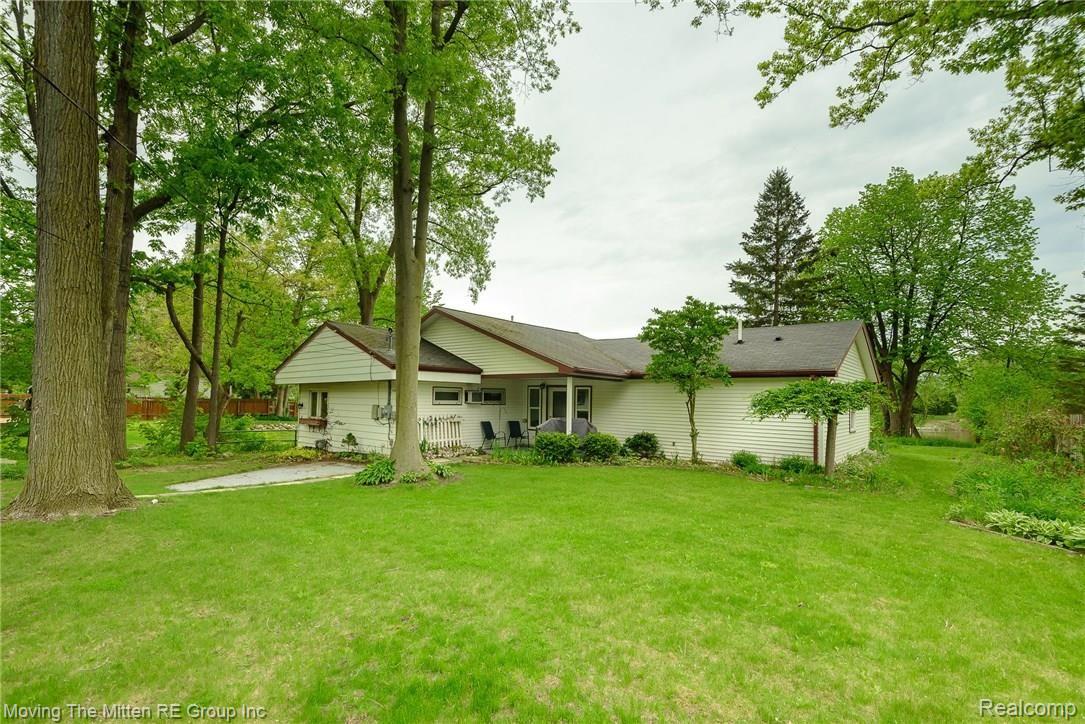 40566 Alden Road Belleville, MI 48111 - Photo 35 of 49 MTM_40566_alden-34.jpg