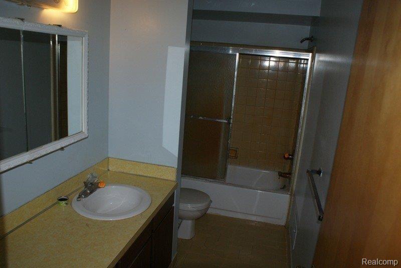 Main Bathroom