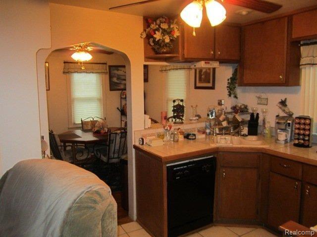 6168 Inkster Road Dearborn Heights, MI 48127 - Photo 12 of 21 IMG_6687
