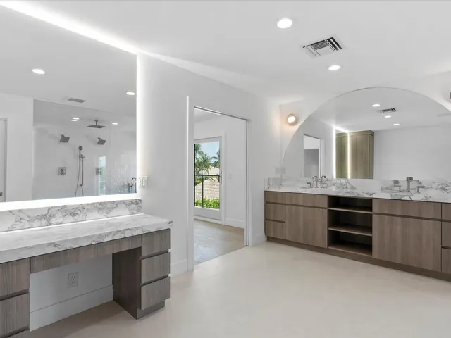 $4,999,000 | 8 Leeward Circle, Tequesta, FL 33469