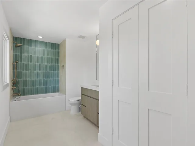 $4,999,000 | 8 Leeward Circle, Tequesta, FL 33469