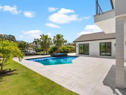 $4,999,000 | 8 Leeward Circle, Tequesta, FL 33469