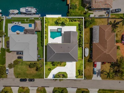 $4,999,000 | 8 Leeward Circle, Tequesta, FL 33469