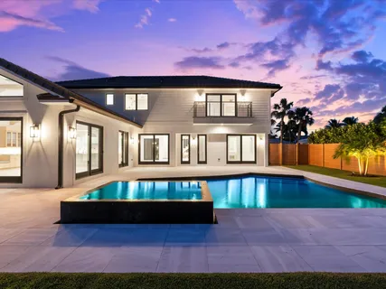 $4,999,000 | 8 Leeward Circle, Tequesta, FL 33469