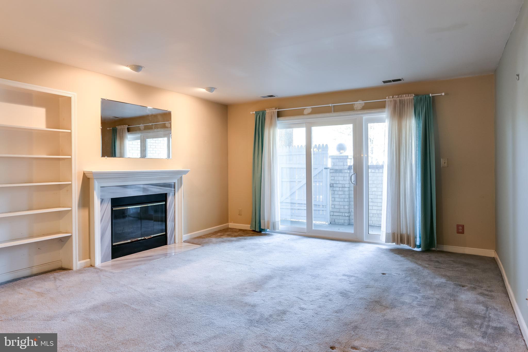 13701 Modrad Way, Unit 9C14 Silver Spring, MD 20904 - Photo 4 of 24 Living Room