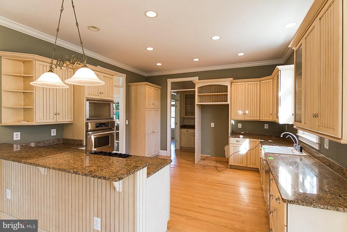 11805 Frederick Road Ellicott City, MD 21042 - Photo 15 of 22 Kitchen
