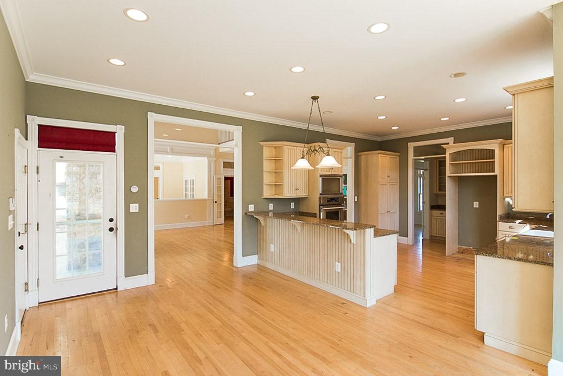 11805 Frederick Road Ellicott City, MD 21042 - Photo 16 of 22 Kitchen