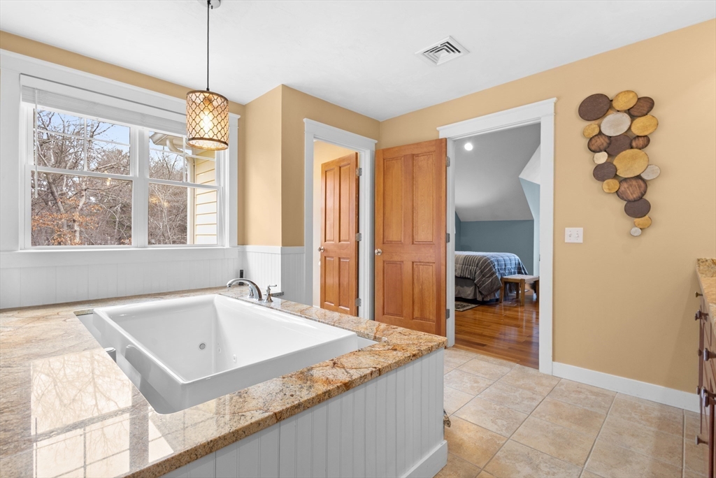 33 Glebe Street Taunton, MA 02780 - Photo 16 of 29