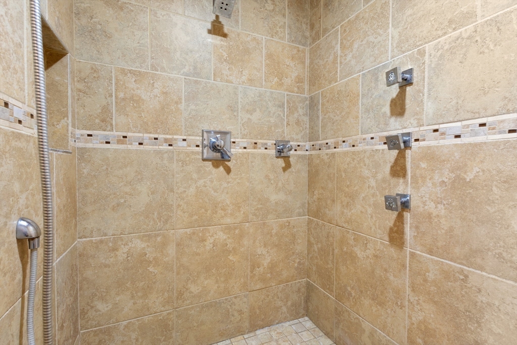 33 Glebe Street Taunton, MA 02780 - Photo 17 of 29
