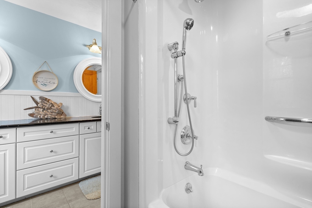 33 Glebe Street Taunton, MA 02780 - Photo 23 of 29