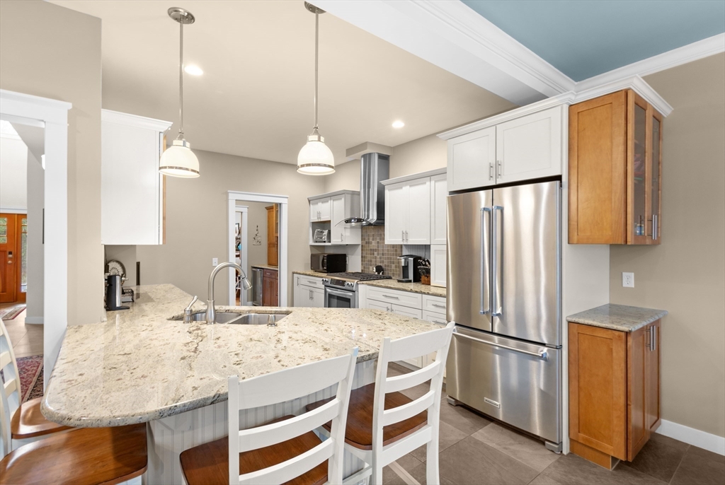 33 Glebe Street Taunton, MA 02780 - Photo 5 of 29