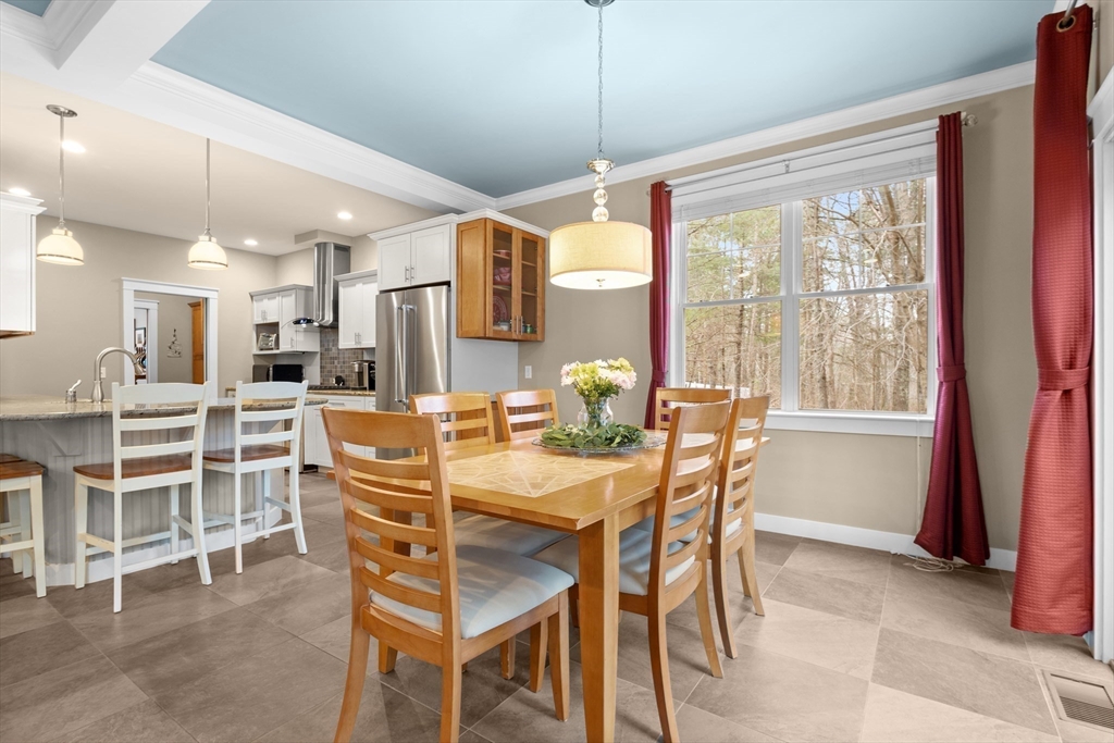 33 Glebe Street Taunton, MA 02780 - Photo 7 of 29