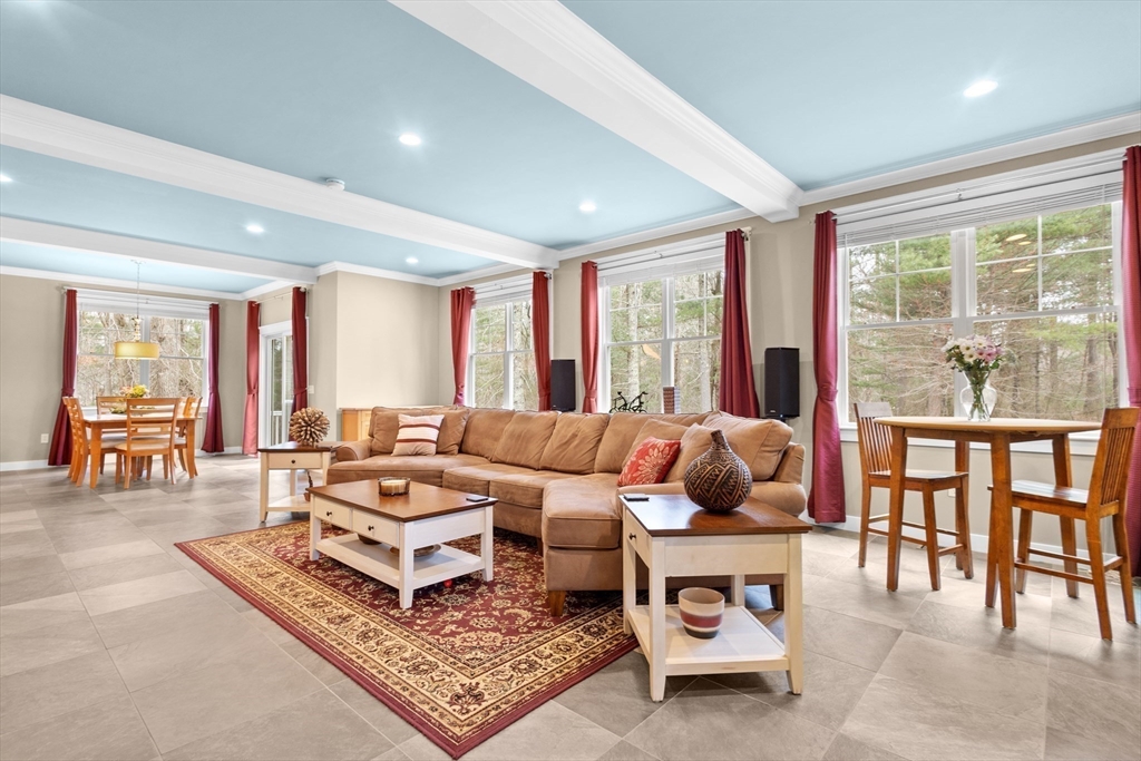 33 Glebe Street Taunton, MA 02780 - Photo 8 of 29